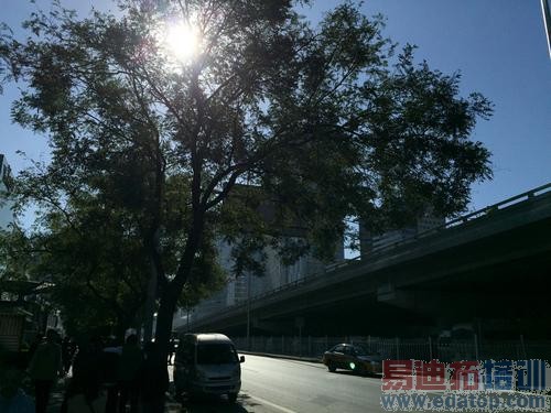 ����Աȣ�����MX4/С��4�۷�Ծ� iPhone6/6 Plusͬ�Ҳٸ�