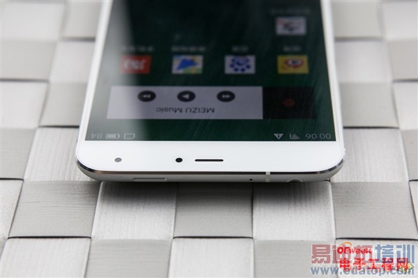 ����MX4��ɫ/���������ͼ��+YunOSϵͳ���⣺�а�Mate7/iPhone6