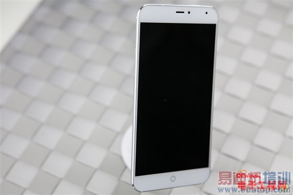 ����MX4��ɫ/���������ͼ��+YunOSϵͳ���⣺�а�Mate7/iPhone6