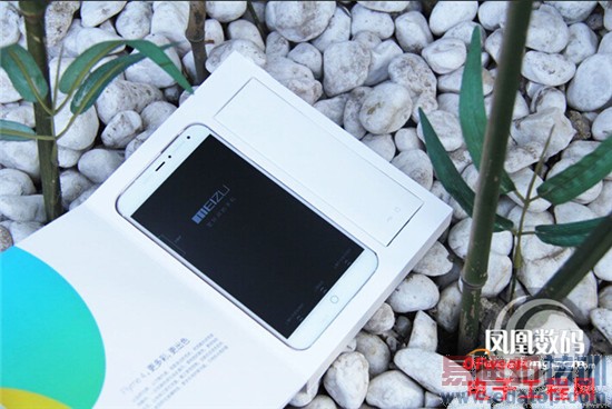 ����MX4��ɫ/���������ͼ��+YunOSϵͳ���⣺�а�Mate7/iPhone6