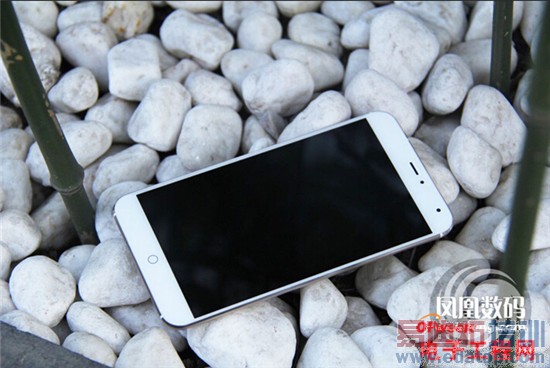 ����MX4��ɫ/���������ͼ��+YunOSϵͳ���⣺�а�Mate7/iPhone6