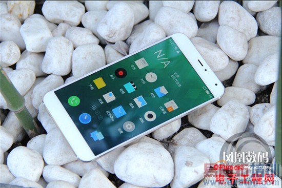 魅族MX4金色/银翼版真机图赏+YunOS系统评测:叫板Mate7/iPhone6