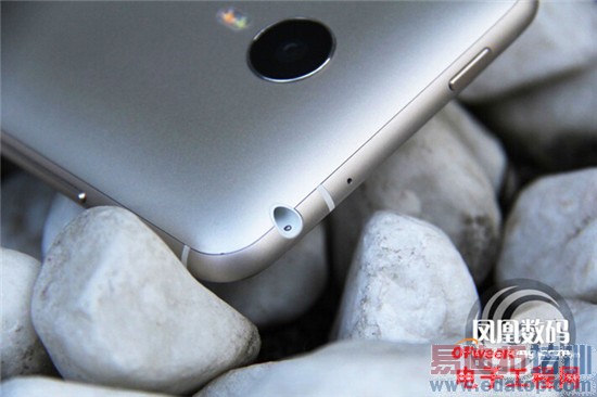 ����MX4 YunOS������+ͼ�ͣ��������걬С��4/Mate7