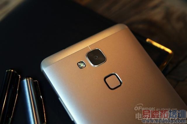 华为Mate7极致体验:为商务而生 当之无愧的NO.1