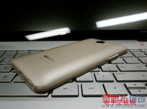 ����MX4��ɫ���������飺YunOS��ԱȰ�׿��˭��ǿ