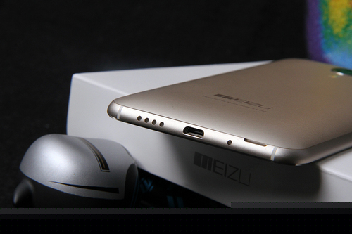 ����ȫ��Flyme����������ϳ�MIUI MX4 Pro���صﱤ�ˣ�