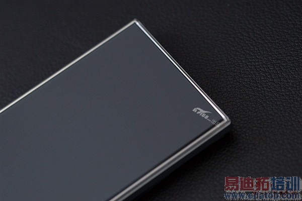 秒杀小米4/魅族MX4 pro/华为mate 7 夏普无边框手机图赏