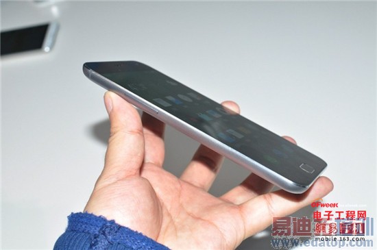 ����MX4 Pro�Ա�MX4�������+ͼ�ͣ�С��4/Mate7������Ǻã�