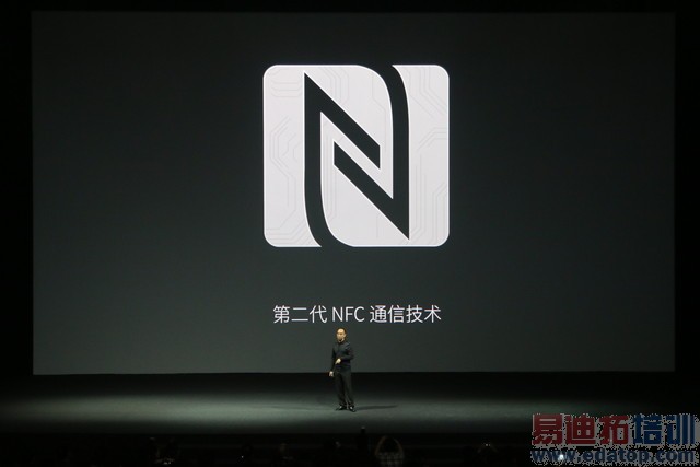 ����MX4 Pro������ͼ��ֱ�����걬Mate7 3199���棿