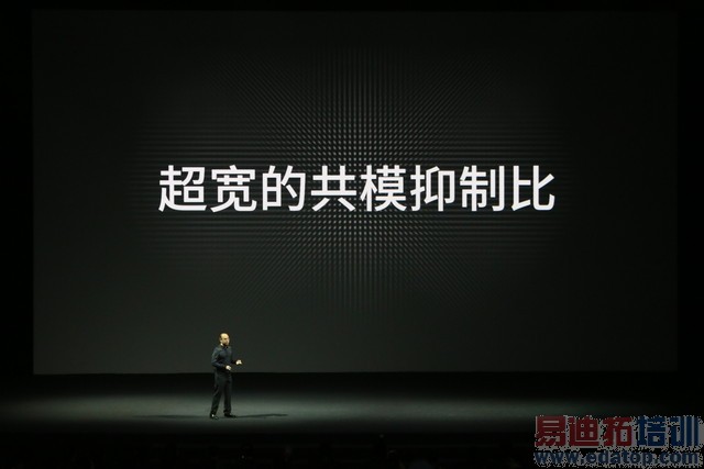 ����MX4 Pro������ͼ��ֱ�����걬Mate7 3199���棿