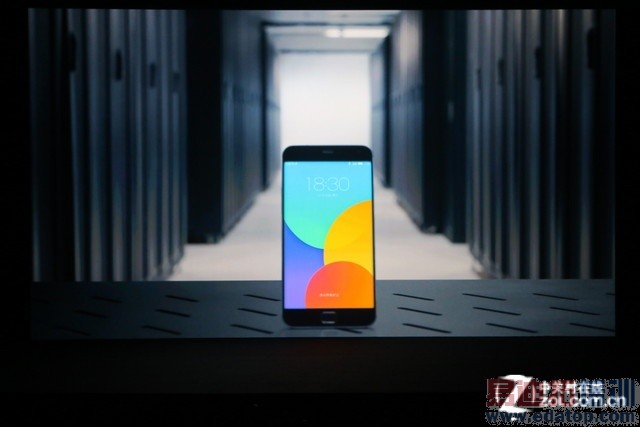 ����MX4 Pro������ͼ��ֱ�����걬Mate7 3199���棿