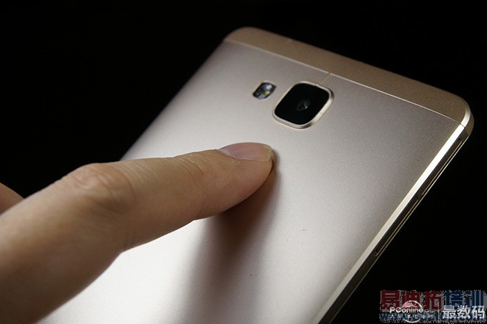 Ʒζ��ΪMate7��ָ��ʶ��˼о ����MX4 Pro��γ�Խ��