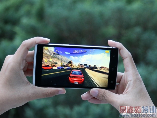 takee全息手机真机体验:魅族MX4 Pro/华为Mate7都惊呆