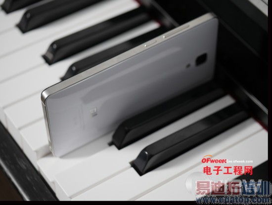 ����MX4�Ա�С��4���⣺��ʲô�ѻ�MX4 Pro��