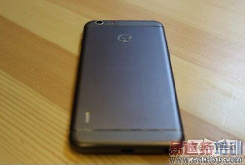 ����iPhone 6�İ�׿�콢 ����ʯ��Ļ�����3�ײ�