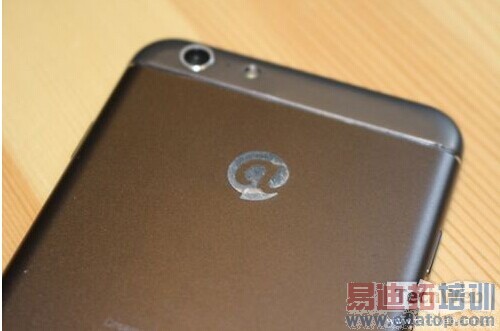 ����iPhone 6�İ�׿�콢 ����ʯ��Ļ�����3�ײ�