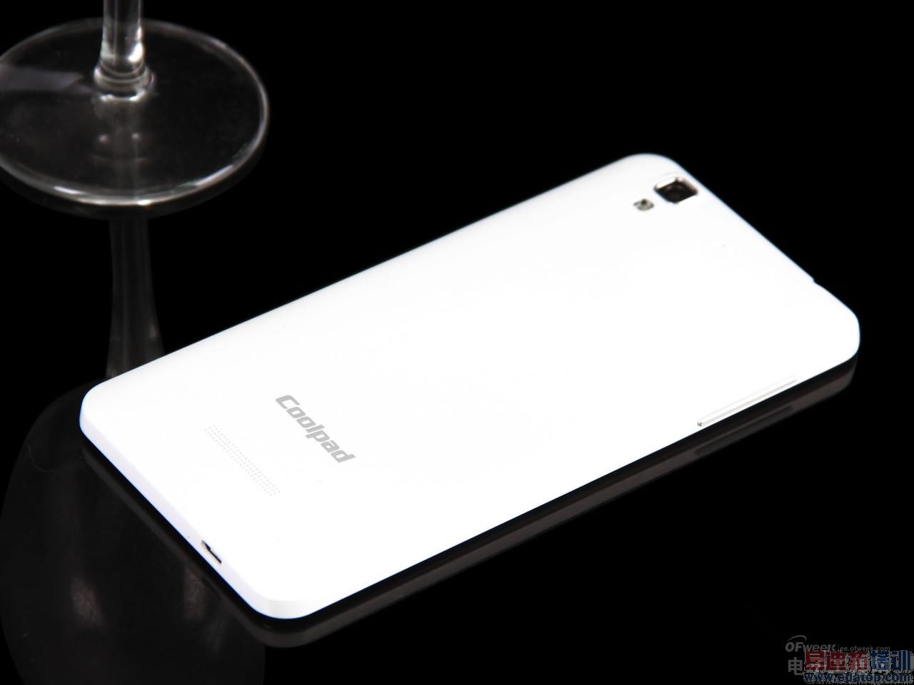 �̵�2000Ԫ���¸��Լ۱�4G�����ֻ� ��ֵ��ӵ�У�