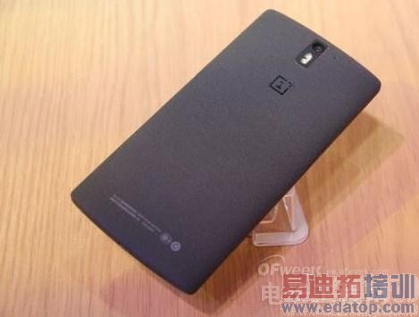 �̵�2000Ԫ���¸��Լ۱�4G�����ֻ� ��ֵ��ӵ�У�