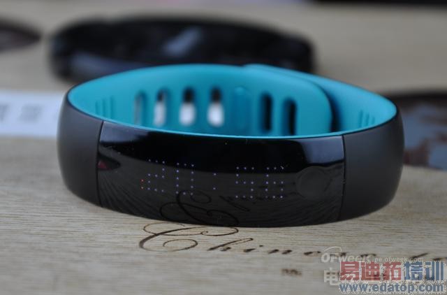 华为荣耀畅玩手环评测全解析 别等小米手环了!