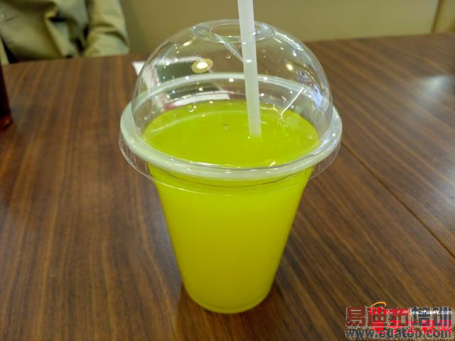 ����MX4 Pro���նԱ����� ϸ�ڱ��ֲ���ǰ��