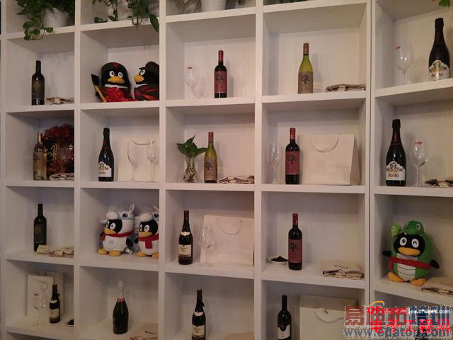 ����MX4 Pro���նԱ����� ϸ�ڱ��ֲ���ǰ��