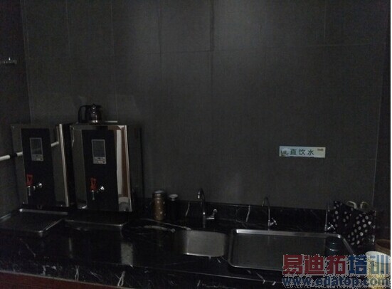 ����nubia Z7��ϸ���⣺�����ʶ��콢ͨɱ4G����