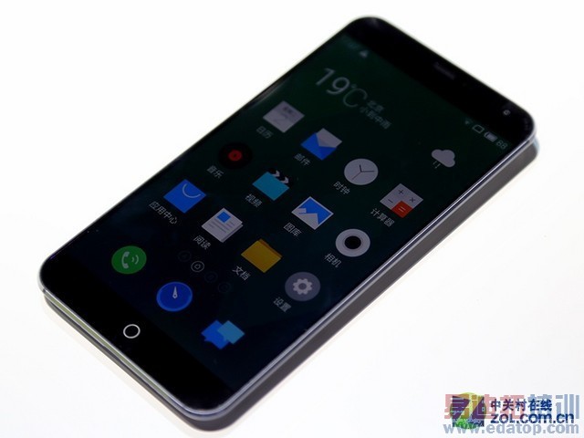 �۲�700��ѡ˭? ����MX4/MX4 Pro�Ա� 