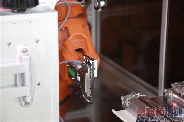 ��ʿ���ֳ�̽�أ�С��4����ȫ��ʵ¼ ���廪Ϊ���뿴