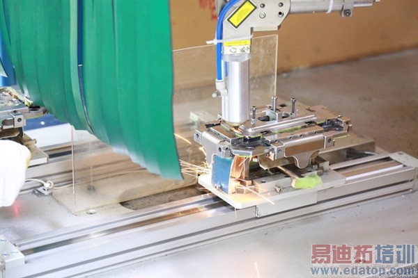 ��ʿ���ֳ�̽�أ�С��4����ȫ��ʵ¼ ���廪Ϊ���뿴