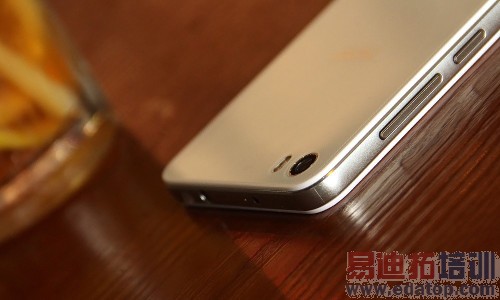 ������������Ϊ��ҫ6 plus�����𺳷��� ��ҫ�ֻ�һ����عˡ���ͼ��