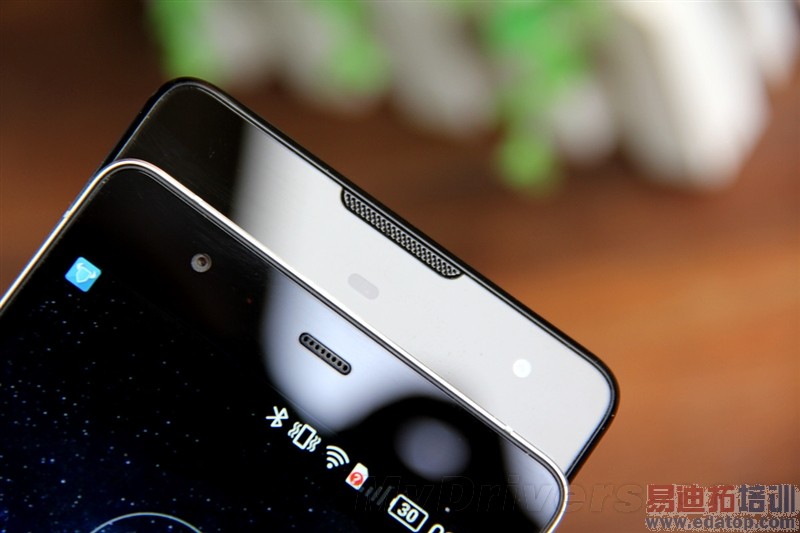 nubia Z7全面评测(1):开箱及外观篇