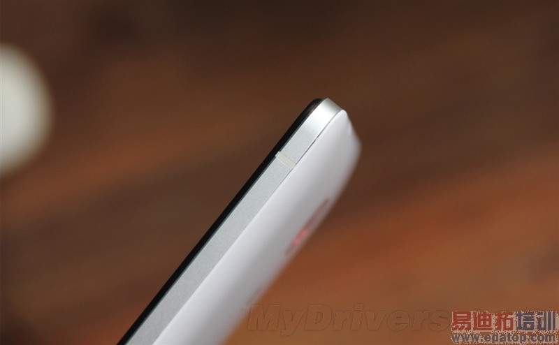 nubia Z7全面评测(1):开箱及外观篇