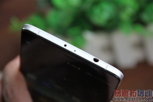 ����nubia Z7���ͼ�ͣ�3456Ԫ����������ǿ��