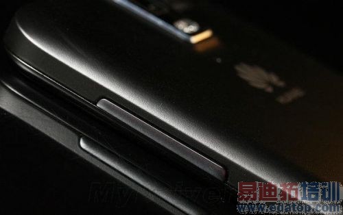 ԩ��·խ��С��5�뻪ΪP8����CES̨ͬ����