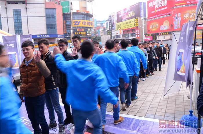 ����MX4 Pro�׷�14���ֳ�ֱ�������������ȳ�����ͼ��