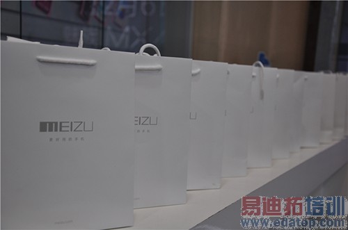 ����MX4 Pro�׷�14���ֳ�ֱ�������������ȳ�����ͼ��