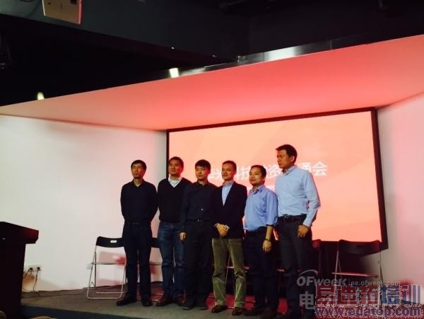 ���������¼���Misfit������˫˫���ʣ�С���ֻ������ţ�