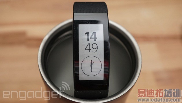 Sony SmartBand Talk E-ink 通话手环评测