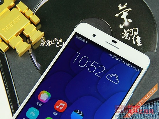 华为荣耀6 Plus真机上手评测:不惧魅族MX4 Pro/iPhone6 有实力就是任性!