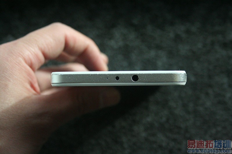 华为荣耀6Plus最新评测:美媒盛赞 魅族MX4 Pro忧虑