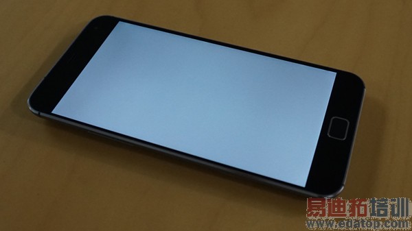 ����������ǰ��ս:����MX4 Pro��â�ǹ���Ϊ��ҫ6 Plus