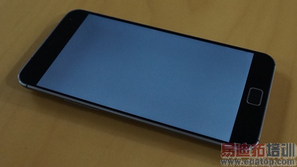 ����������ǰ��ս:����MX4 Pro��â�ǹ���Ϊ��ҫ6 Plus