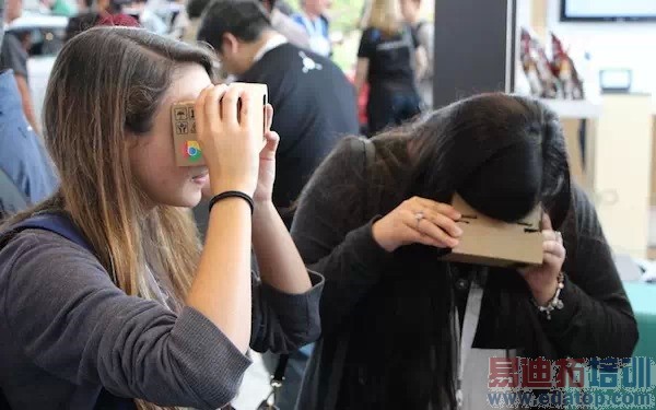 谷歌真神!一个纸盒子就能看3D街景