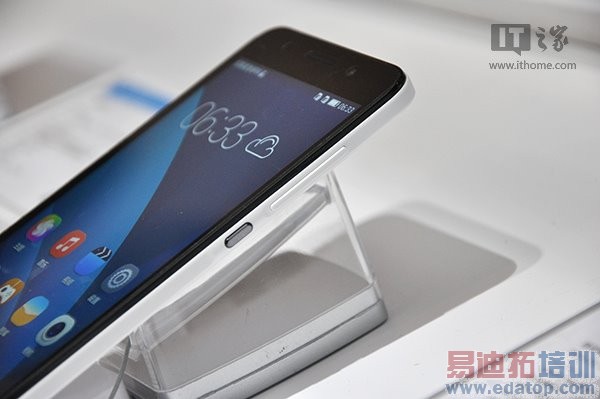 ��Ϊ��ҫ6 Plus���ֳ����飺���ֵ�ǿ ��iPhone6 Plusק����ͼ��