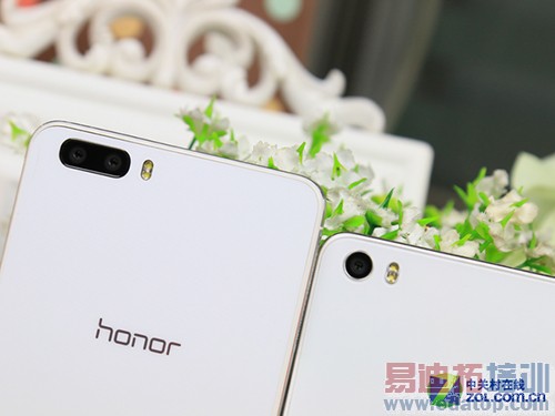 ��Ϊ��ҫ6 Plus�ײ⣺��˼����925/˫����ͷ ��ж���һ����