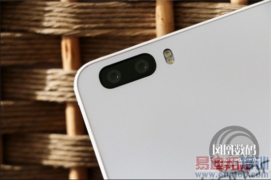 荣耀6 Plus真机首发评测+图赏:1999双摄像头 MX4 Pro/iPhone6颤抖了吗?