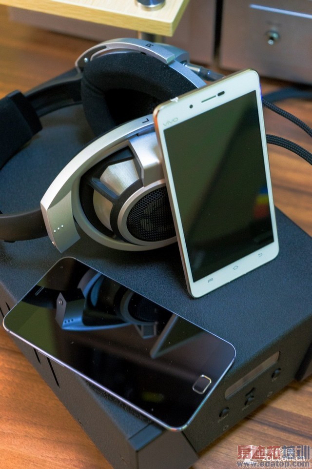 ̸ֻ���ʺ�HiFi��vivo X5Max VS ����MX4Pro �ļҸ�ǿ��