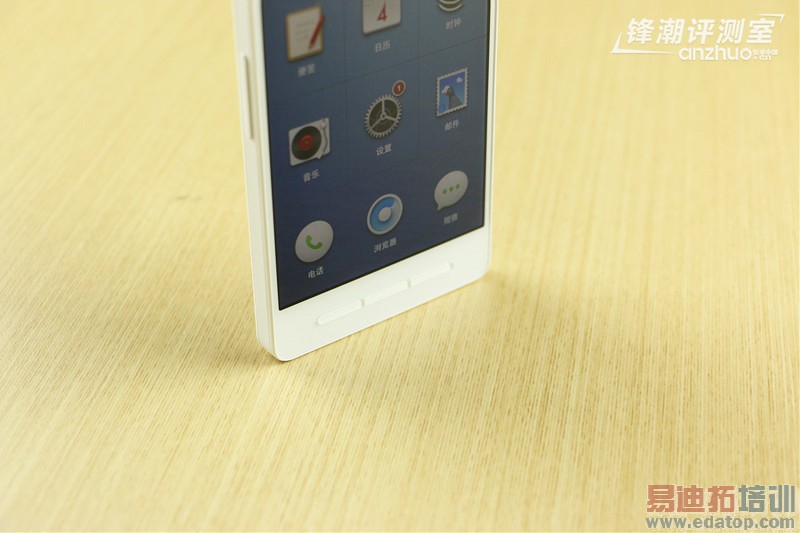 锤子手机Smartisan T1白色版上手体验:我见过的最美白色手机