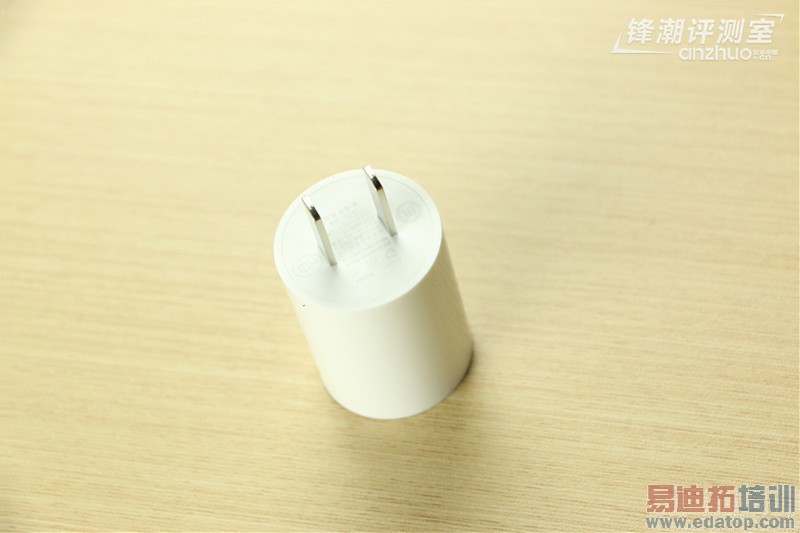 �����ֻ�Smartisan T1��ɫ���������飺�Ҽ�����������ɫ�ֻ�