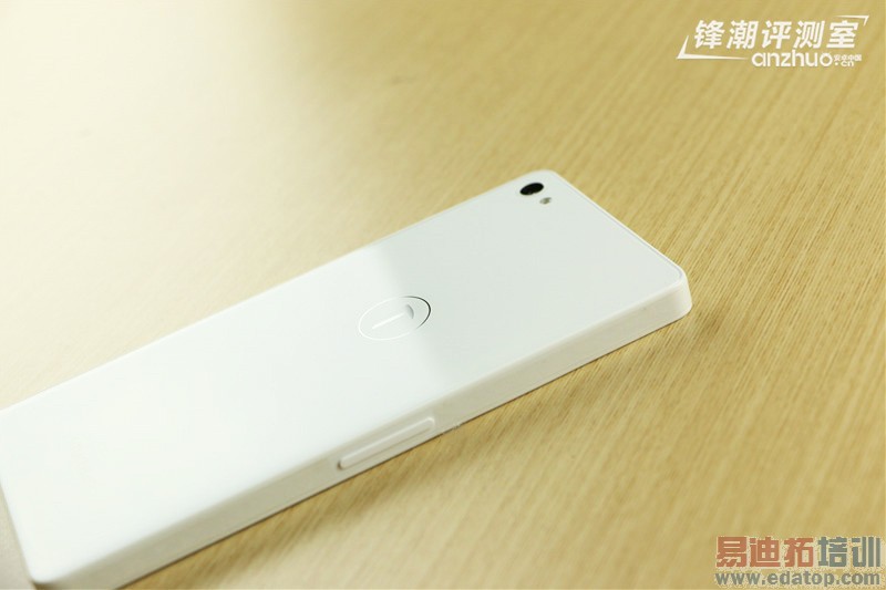 �����ֻ�Smartisan T1��ɫ���������飺�Ҽ�����������ɫ�ֻ�